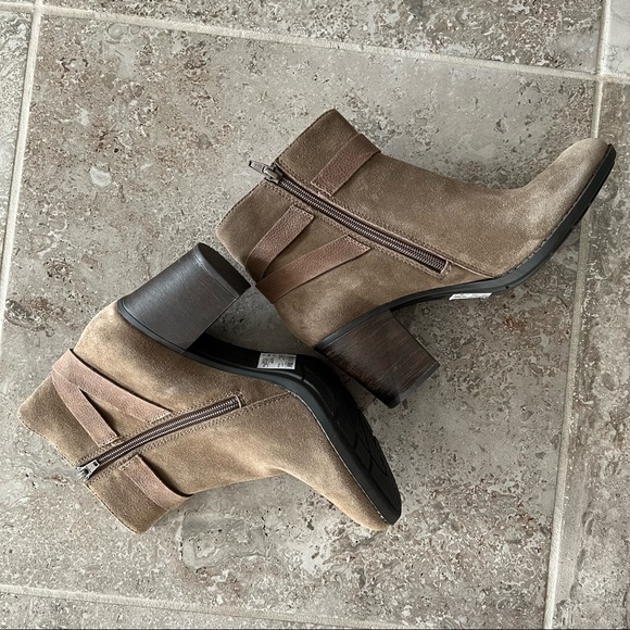 NEW Clarks Enfield Sari Olive Leather Suede Ankle Boots, Size UK 7D, US 9½M - Picture 10 of 16